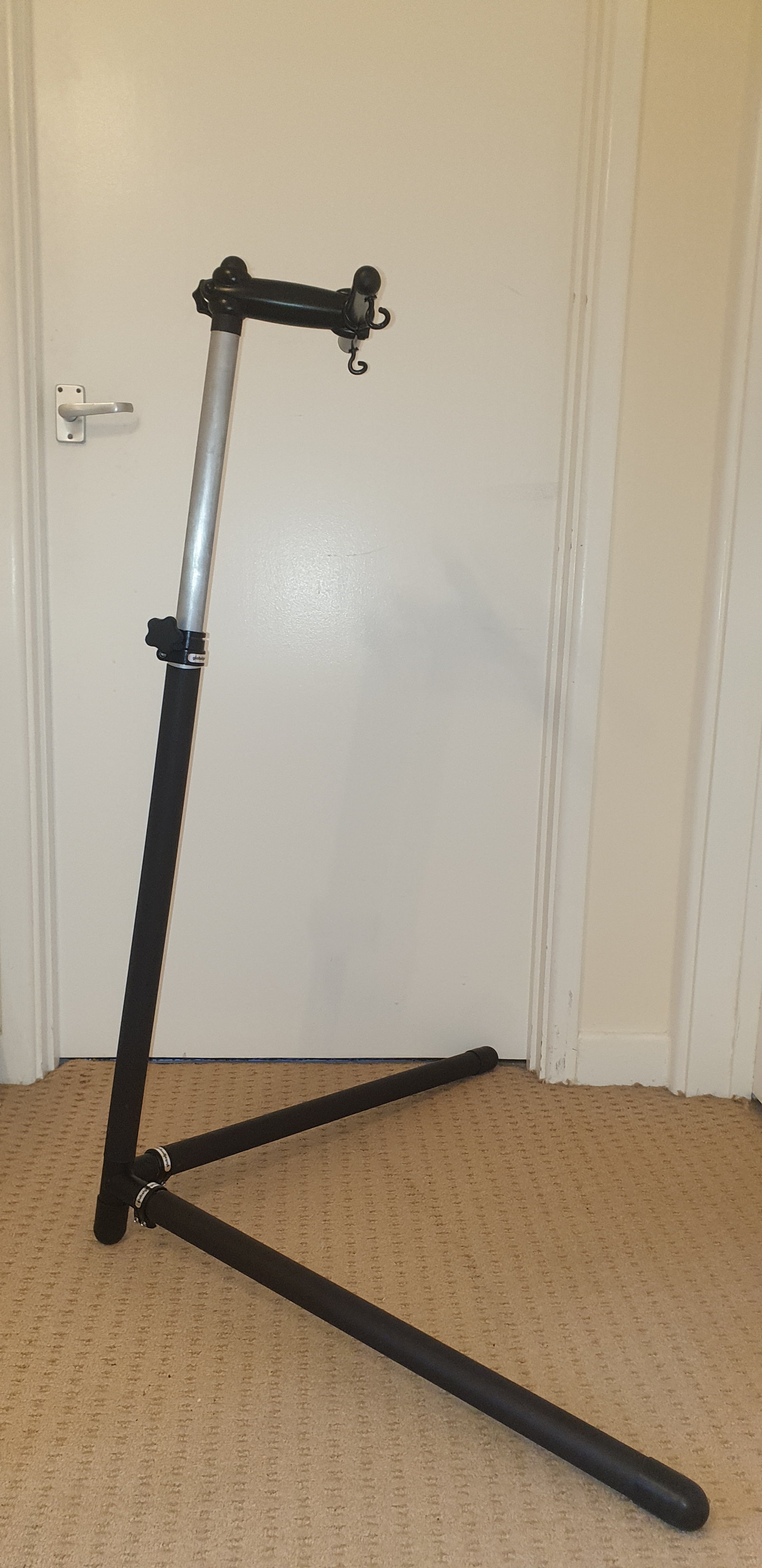 GGS TRAVEL TRIPOD STAND. (Bag not inc.)